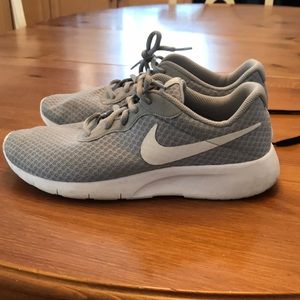 Kids Size 7 gray sneakers